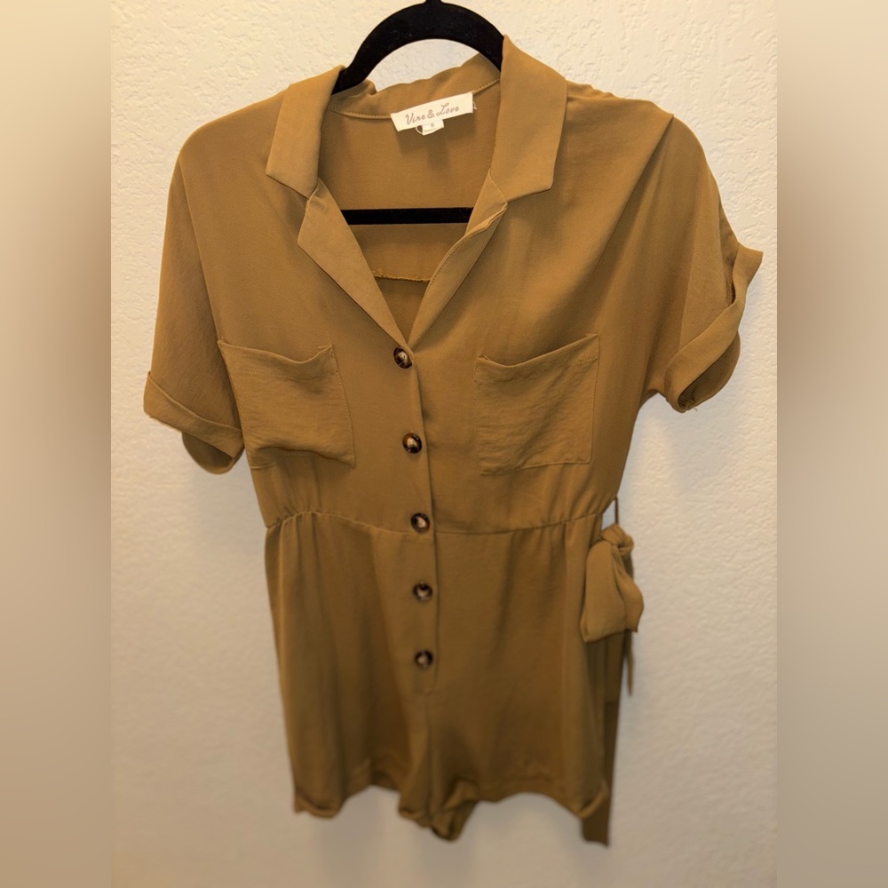 Vine & Love Women’s Small Camel Jumpsuit